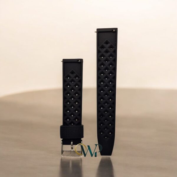 Carbon Fiber Pattern Black Rubber Strap 20mm - Image 2