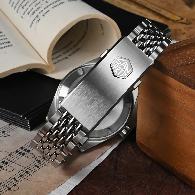 San Martin SN0116-G-V4 GMT NH-34 Watch Slightly Used - Image 3