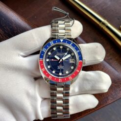 001 Bulova Oceanographer GMT 96B405 Pepsi Bezel Watch