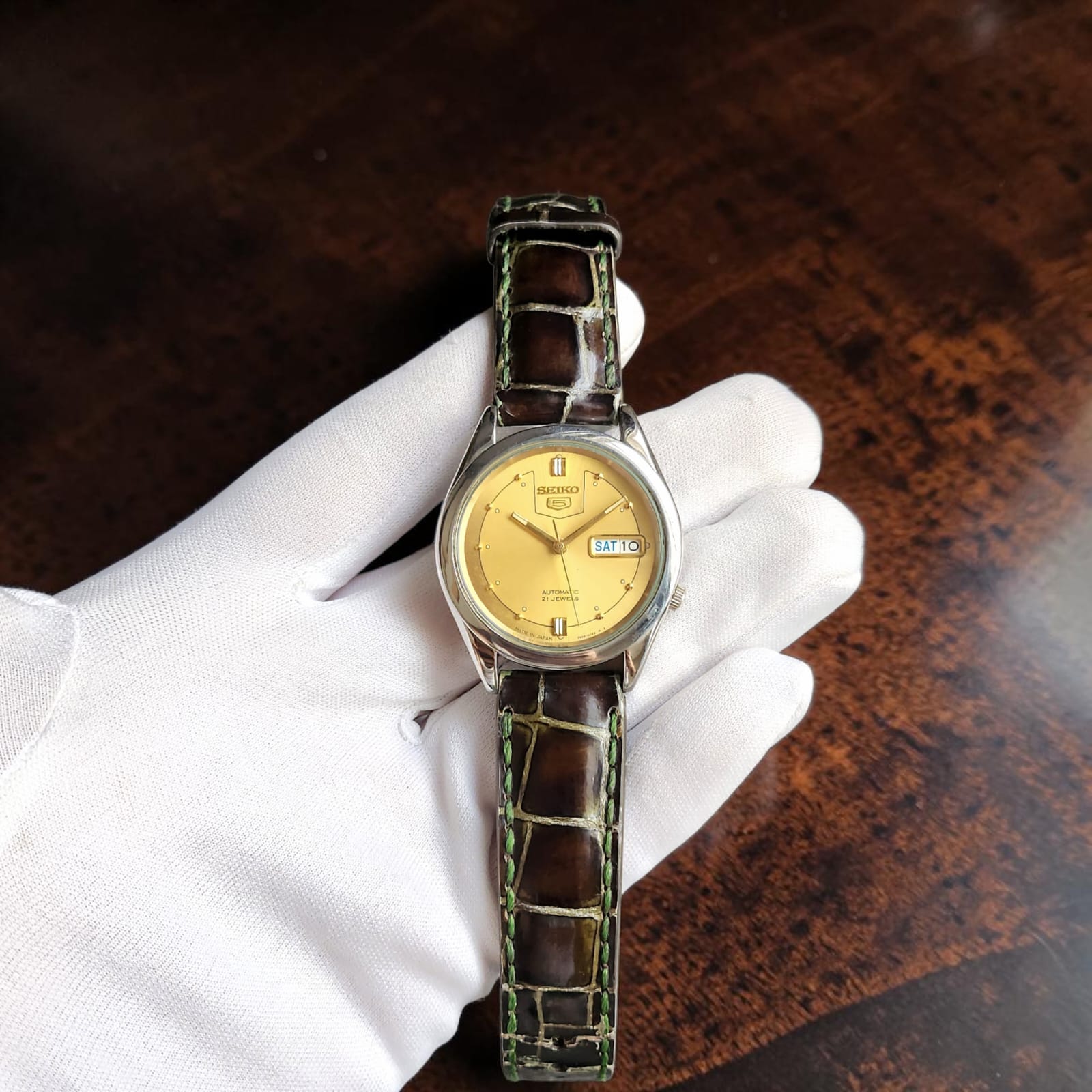 008 Seiko 5 Golden Sunray Dial Automatic 7S26A 1998 On Red Stitched Leather - Image 2