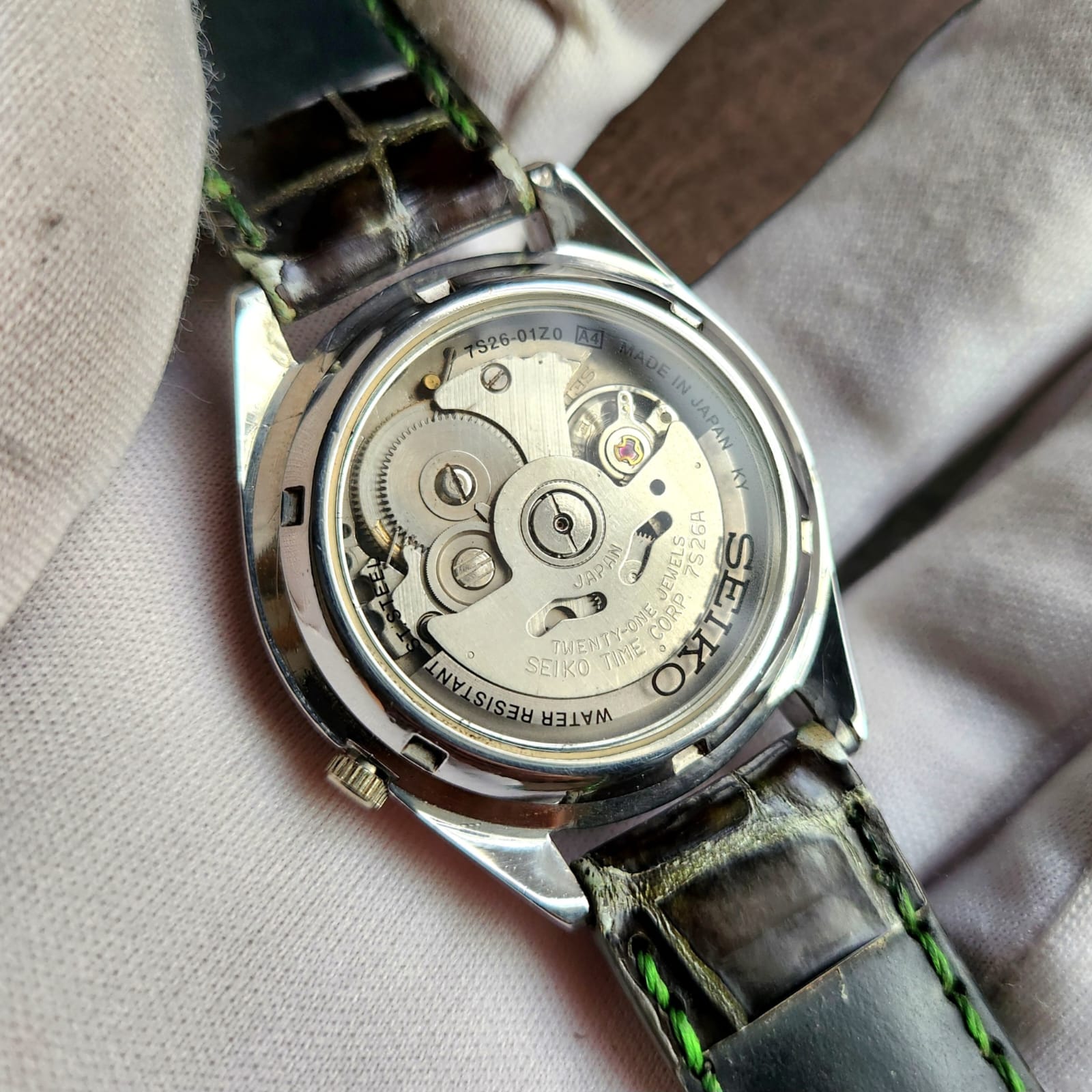 008 Seiko 5 Golden Sunray Dial Automatic 7S26A 1998 On Red Stitched Leather - Image 5