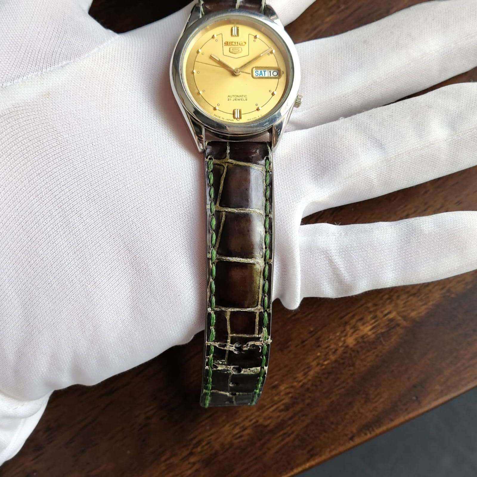 008 Seiko 5 Golden Sunray Dial Automatic 7S26A 1998 On Red Stitched Leather - Image 6