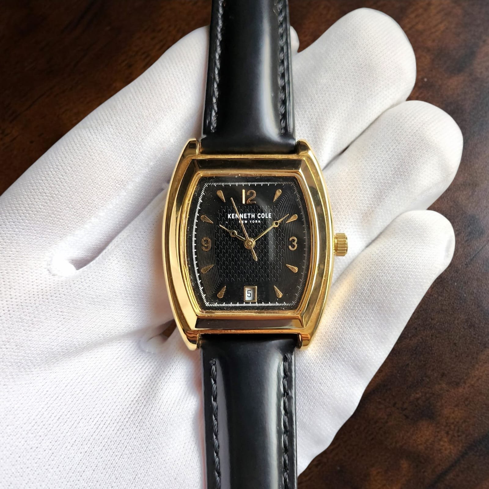 016 Kenneth Cole New York Gold Case Watch