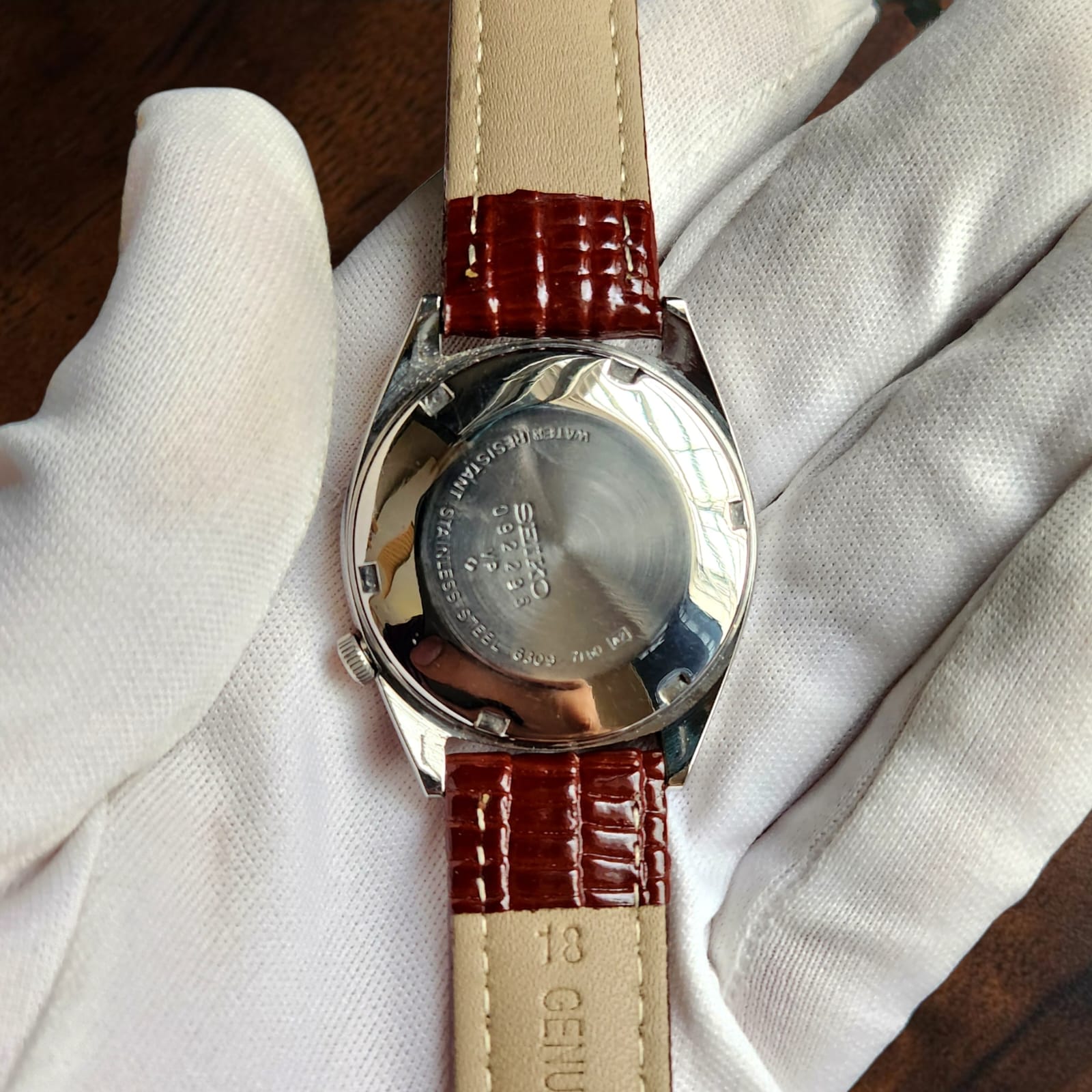 012 Seiko 5 Brushed Dial 1980's Vintage With Gold Bezel Watch - Image 5