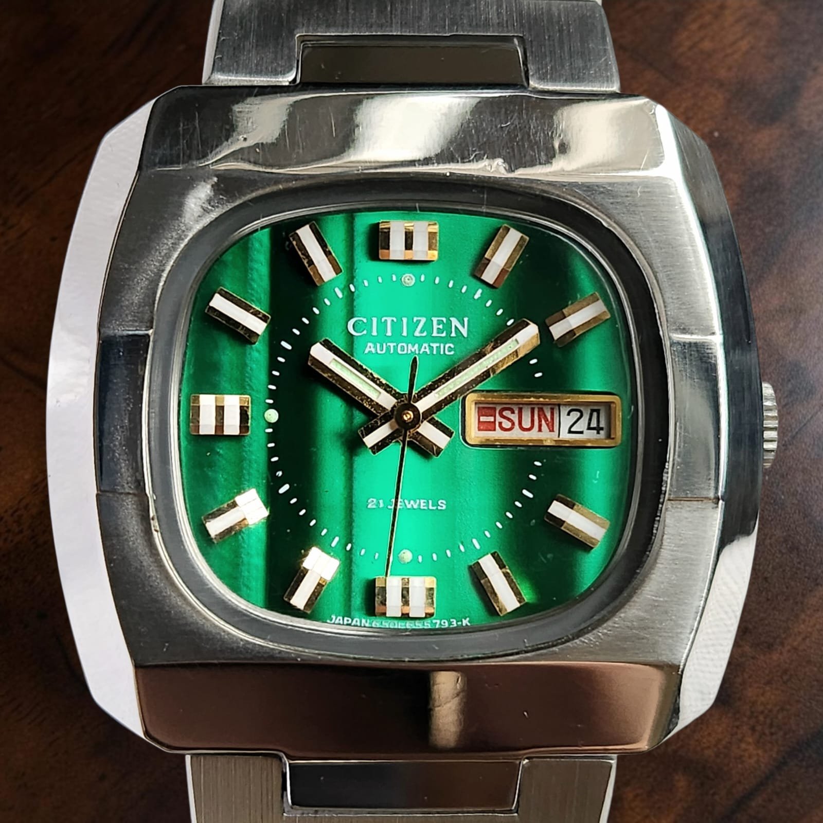 002 Citizen Automatic Green Elixir With Super Rare Emerald Gradient Dial - Image 3