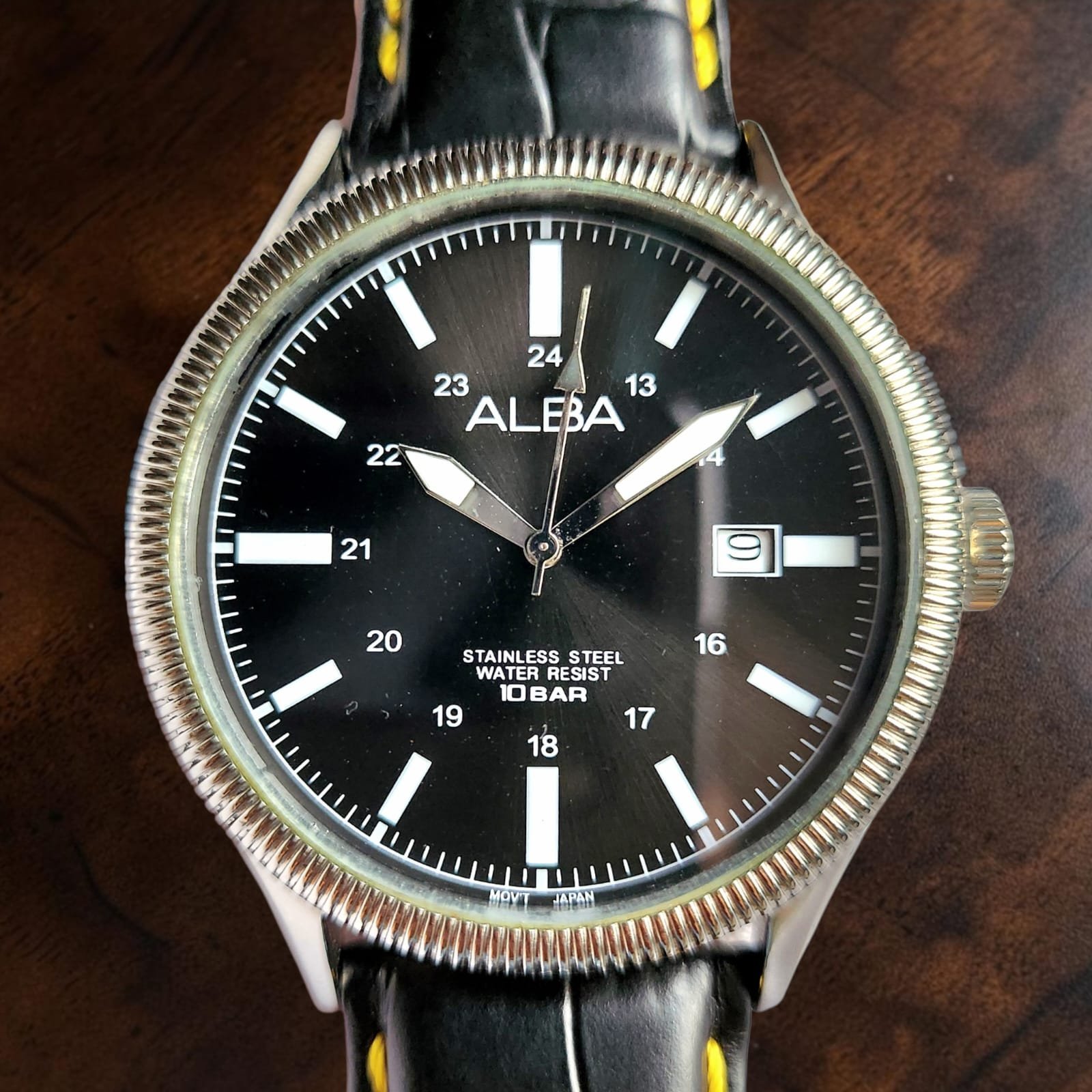 014 Seiko Alba Fluted Bezel Black Dial Watch - Image 2